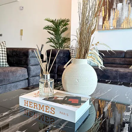 Higuests - Luxurious High-Rise Apartment With Stunning Views Dubai Esterno foto