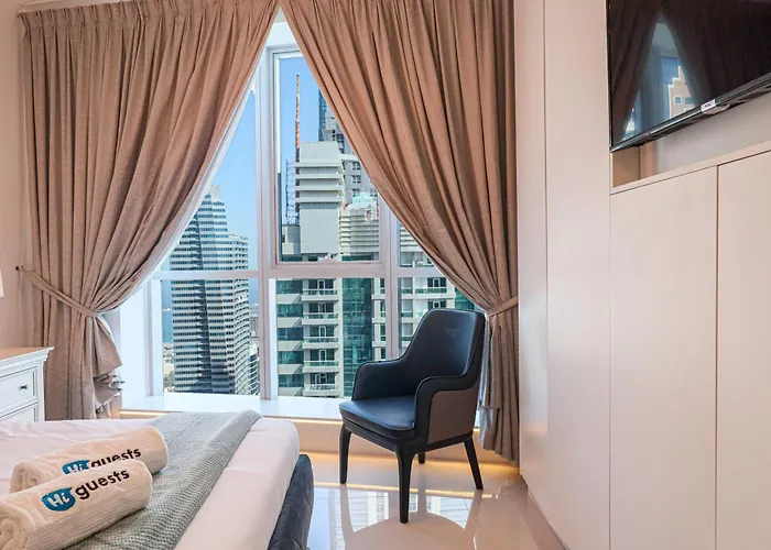 Higuests - Luxurious High-Rise Apartment With Stunning Views